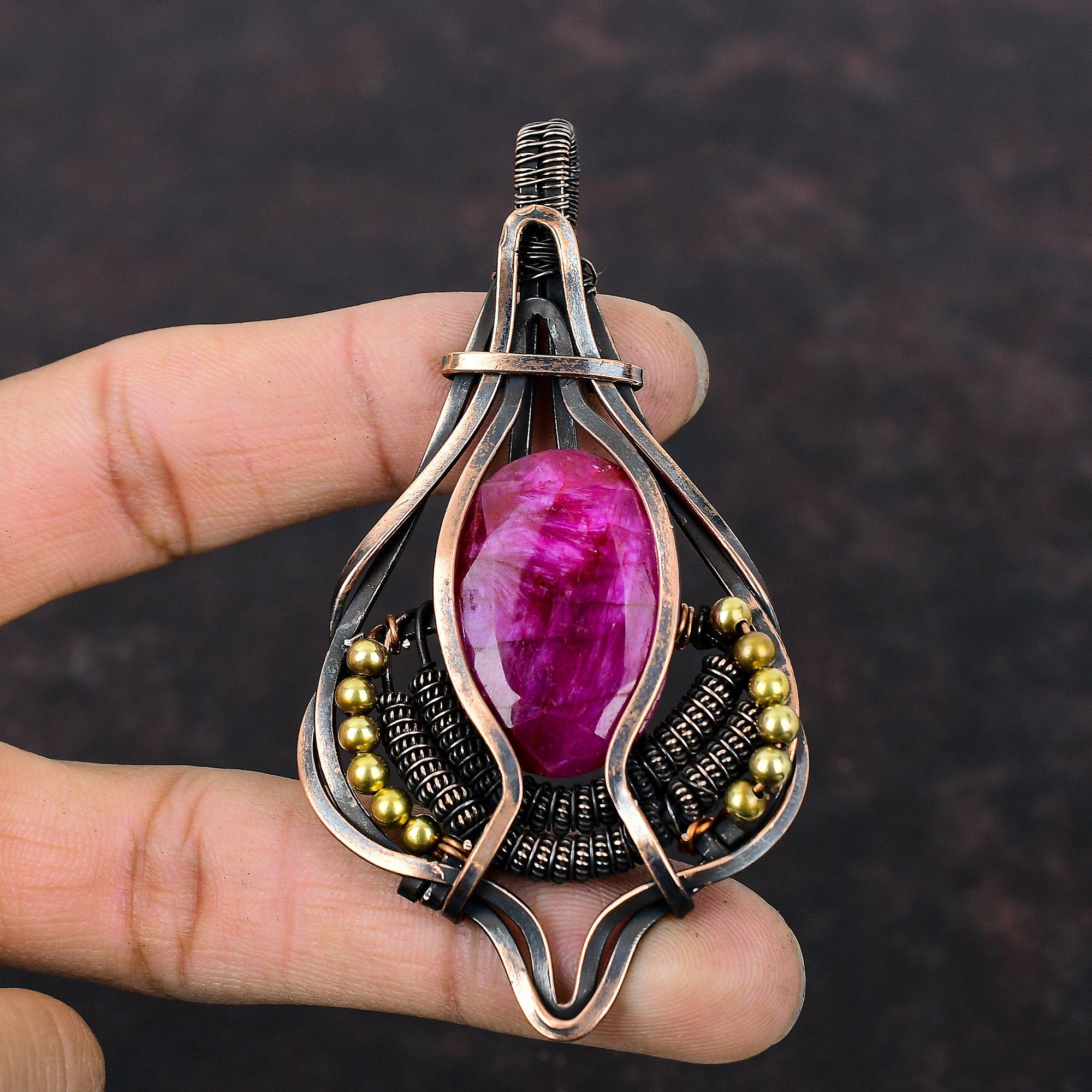 Кулон с ограненным кашмирским рубином, медная проволочная обертка, ручная работа, медный кулон, настоящие драгоценные камни, проволочная обертка, подарок на годовщину