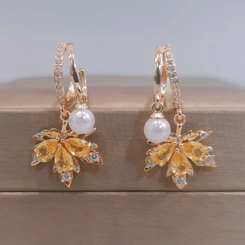 Корейские трендовые висячие серьги с цирконием, красным кленовым листом, имитацией жемчуга для женщин, модные массивные серьги золотого цвета, ювелирные изделия