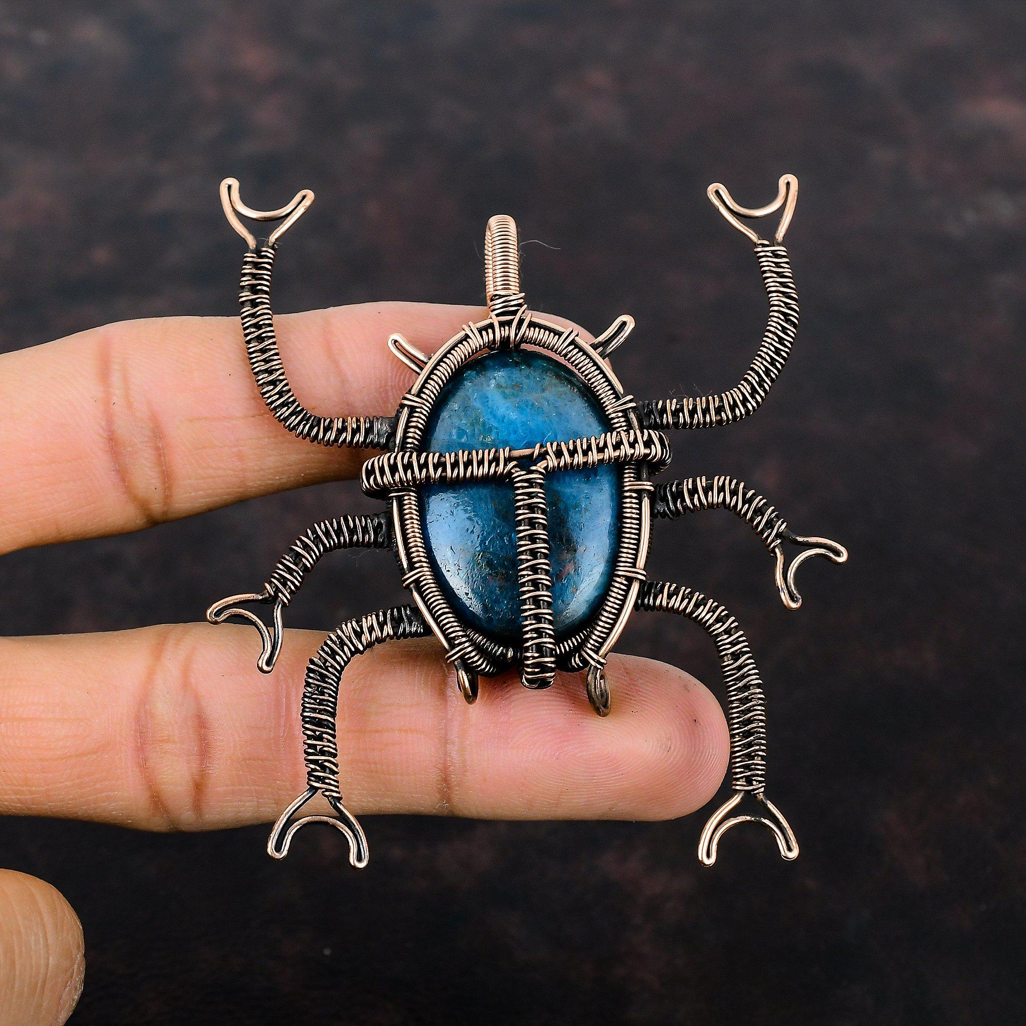 Неоновый Апатит Кулон Медная Проволока Обернутый Кулон Неоновый Апатит Ювелирные Изделия Кулон Ручной Работы Медные Ювелирные Изделия Драгоценный Камень Жук Подвеска Подарок Для Жены