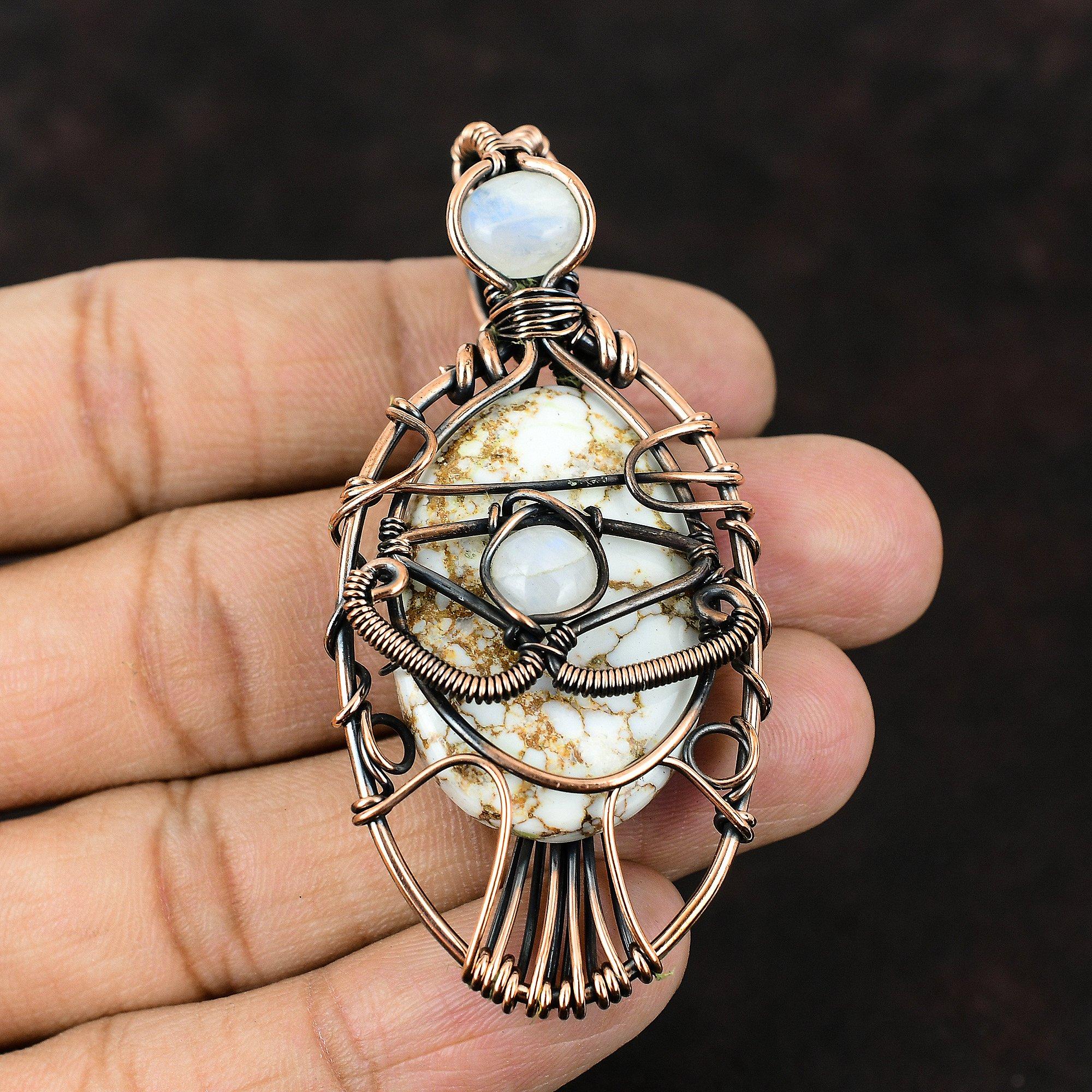 Кулон Медный с Магнезитом Дикая Лошадь Глаз Фатимы Драгоценный камень Медная Оплетка Ювелирные изделия Ручной работы Дизайнерский Кулон Радужный Лунный камень Кулон Глаз Фатимы