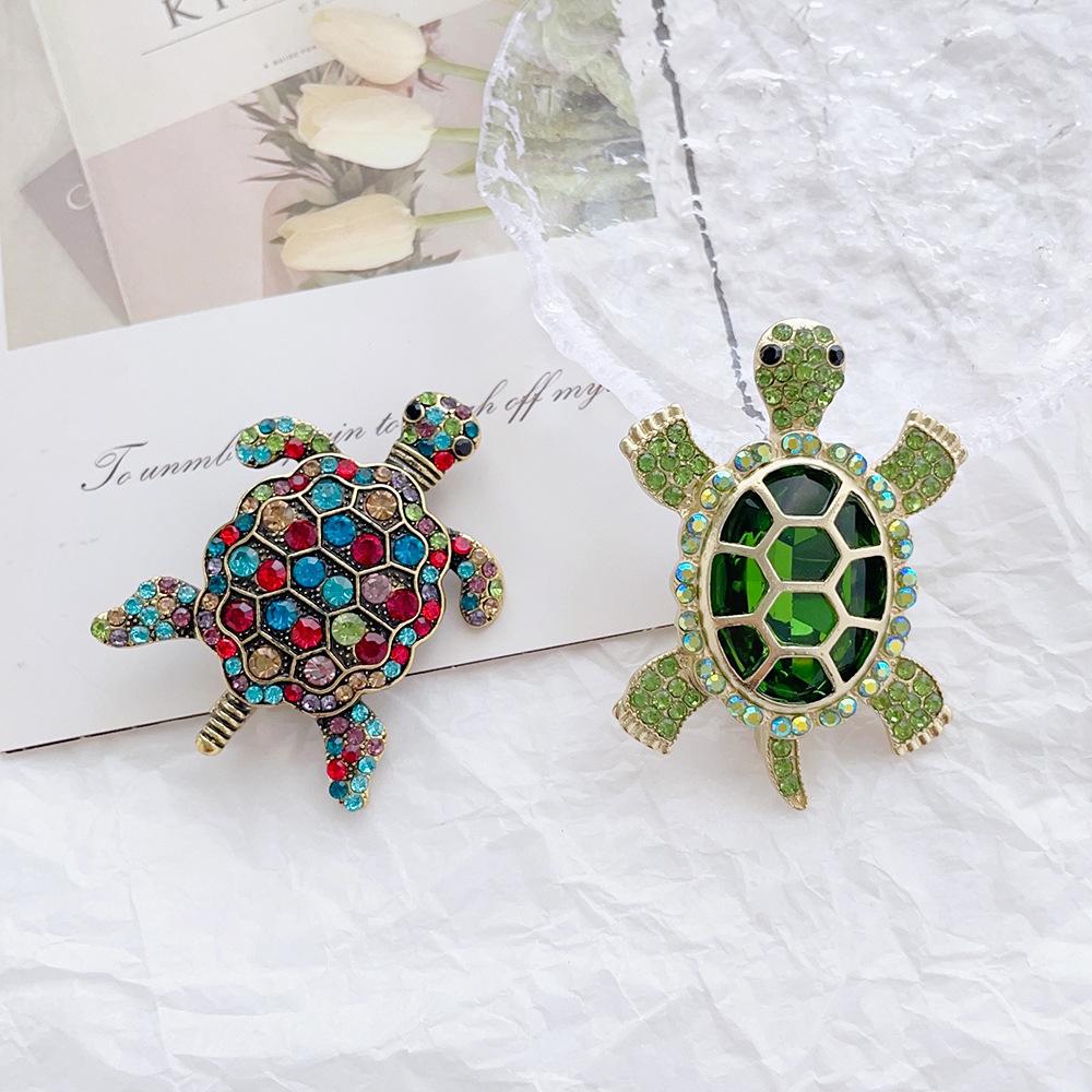 Cute Women Kids Turtle Transparent Rhinestone Brooches Pins Classic Shiny Boutique Decoration Animal Exquisite Badges Corsage