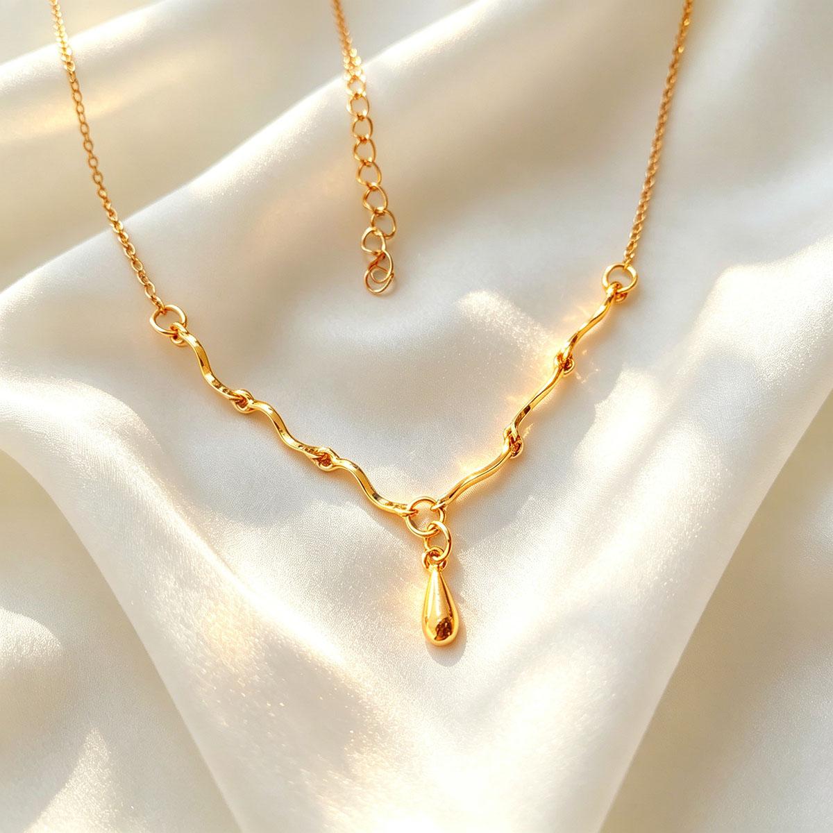 Gold Wave Water Drop Necklace for Women, Korean-style Simple Niche, Daily Commute Versatile Gentle Atmosphere Collarbone Chain