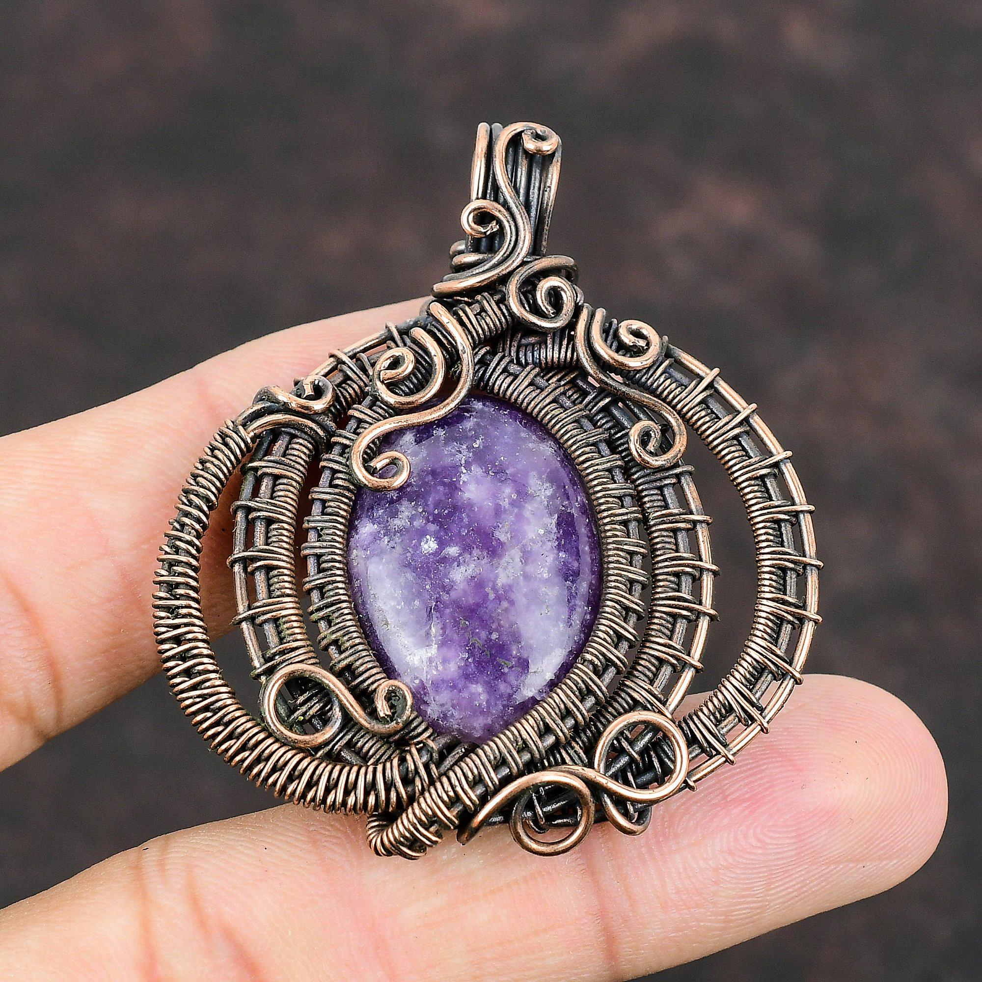 Подвеска из лепидолита и меди Подвеска, оплетенная медной проволокой Украшения из натуральных драгоценных камней Подарок для мамы Украшения из античной медной проволоки Подвеска ручной работы