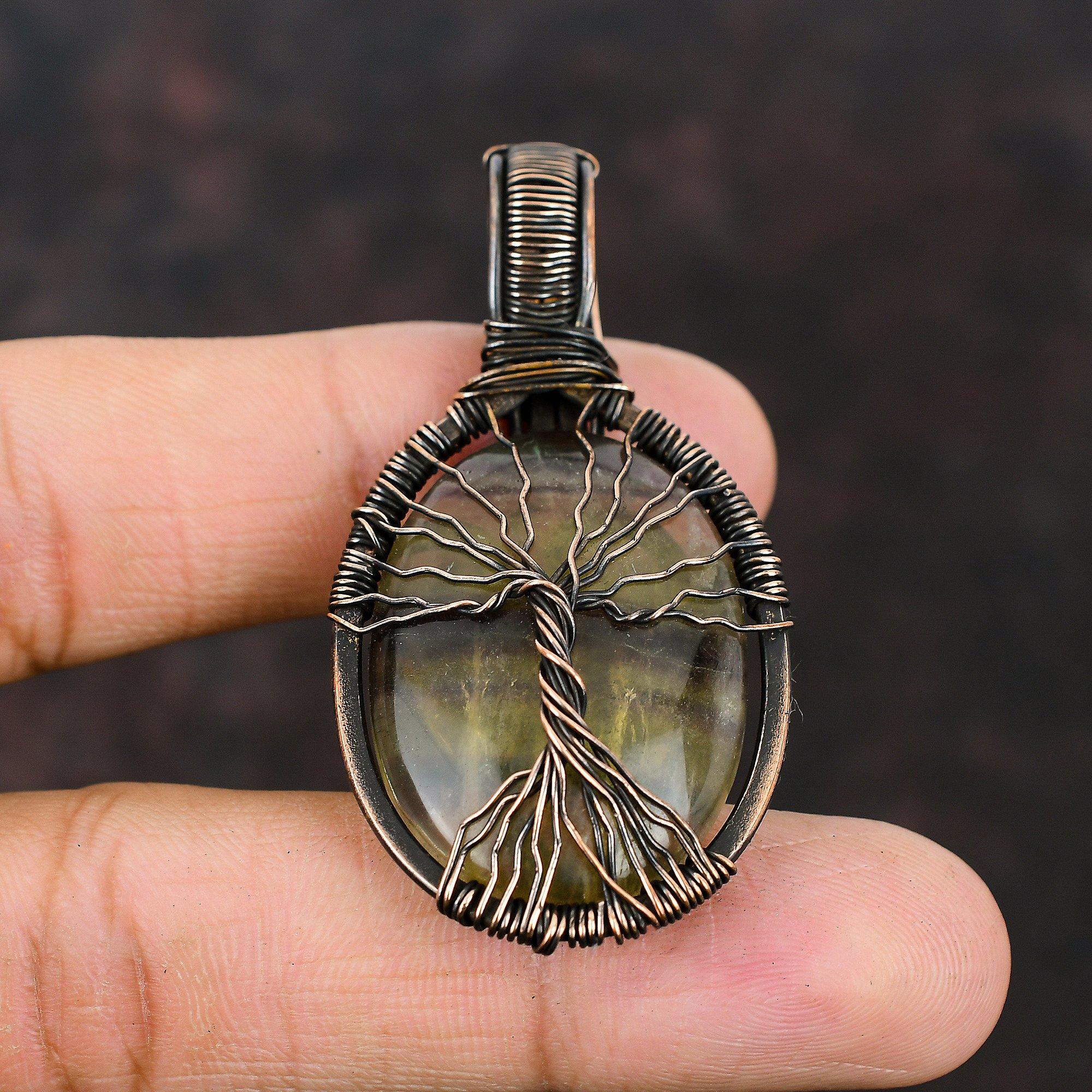 Дерево жизни Подвеска из многоцветного флюорита с драгоценными камнями Подвеска из медной проволоки Подарок для нее Медные украшения Ювелирные изделия ручной работы Ювелирные изделия из многоцветного флюорита