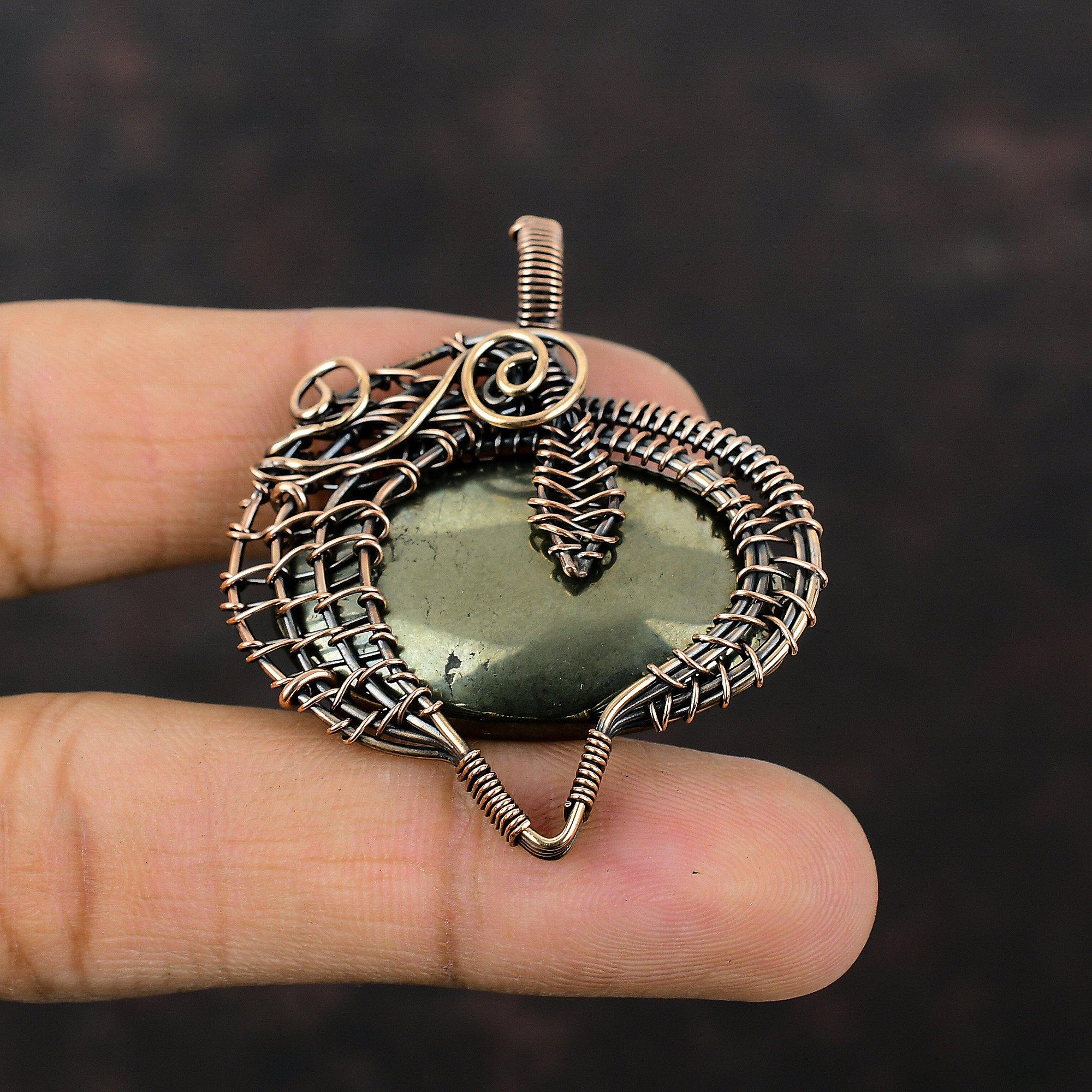 Пиритовый кулон, обернутый медной проволокой, ювелирное изделие, драгоценный камень, ювелирное изделие ручной работы, обернутый медной проволокой, уникальный дизайн, ювелирное изделие, подарок для друга