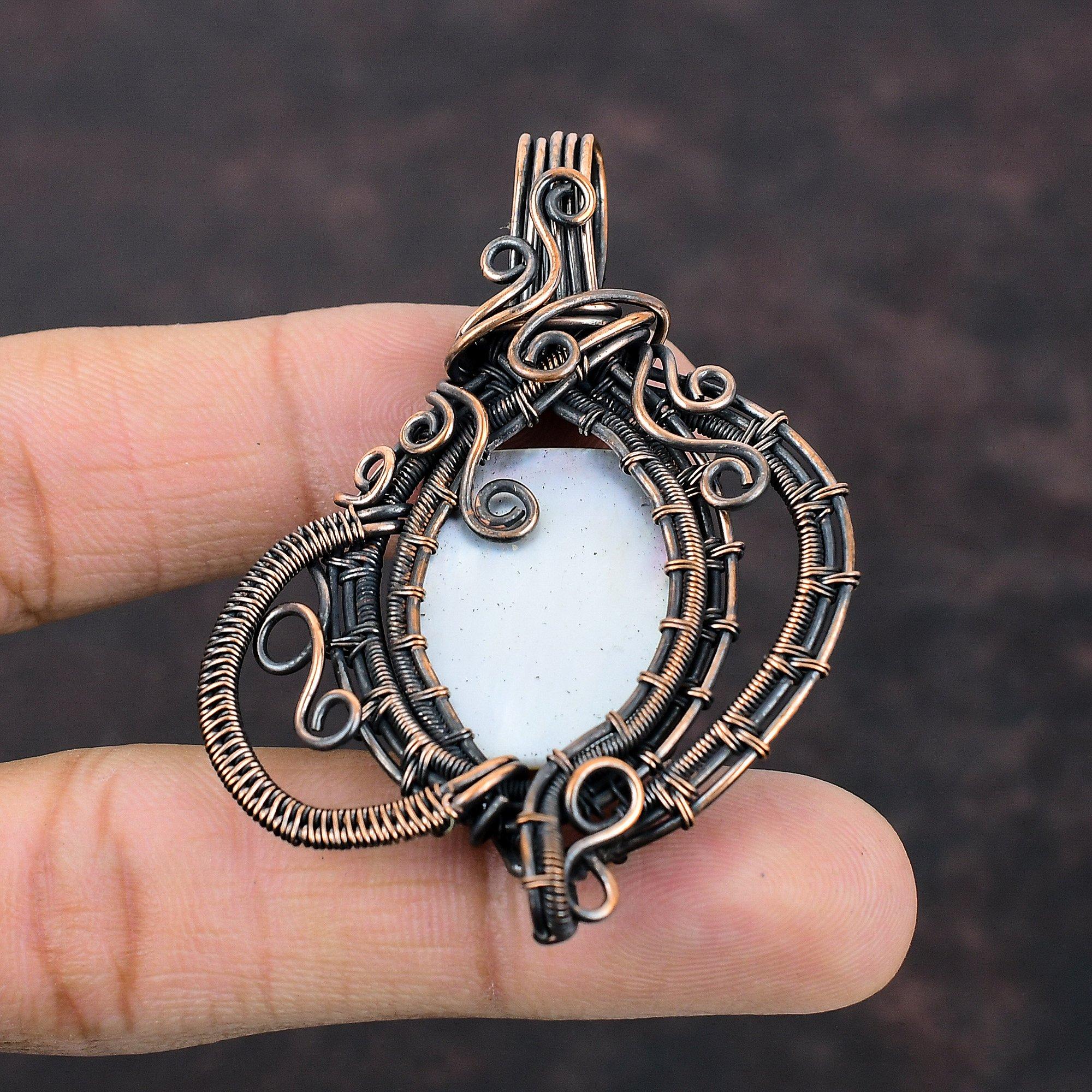 Кулон из меди с перламутром, оплетенный проволокой, кулон ручной работы, ювелирное изделие с драгоценным камнем, украшение из медной проволоки, подарок для него, дизайнерский кулон