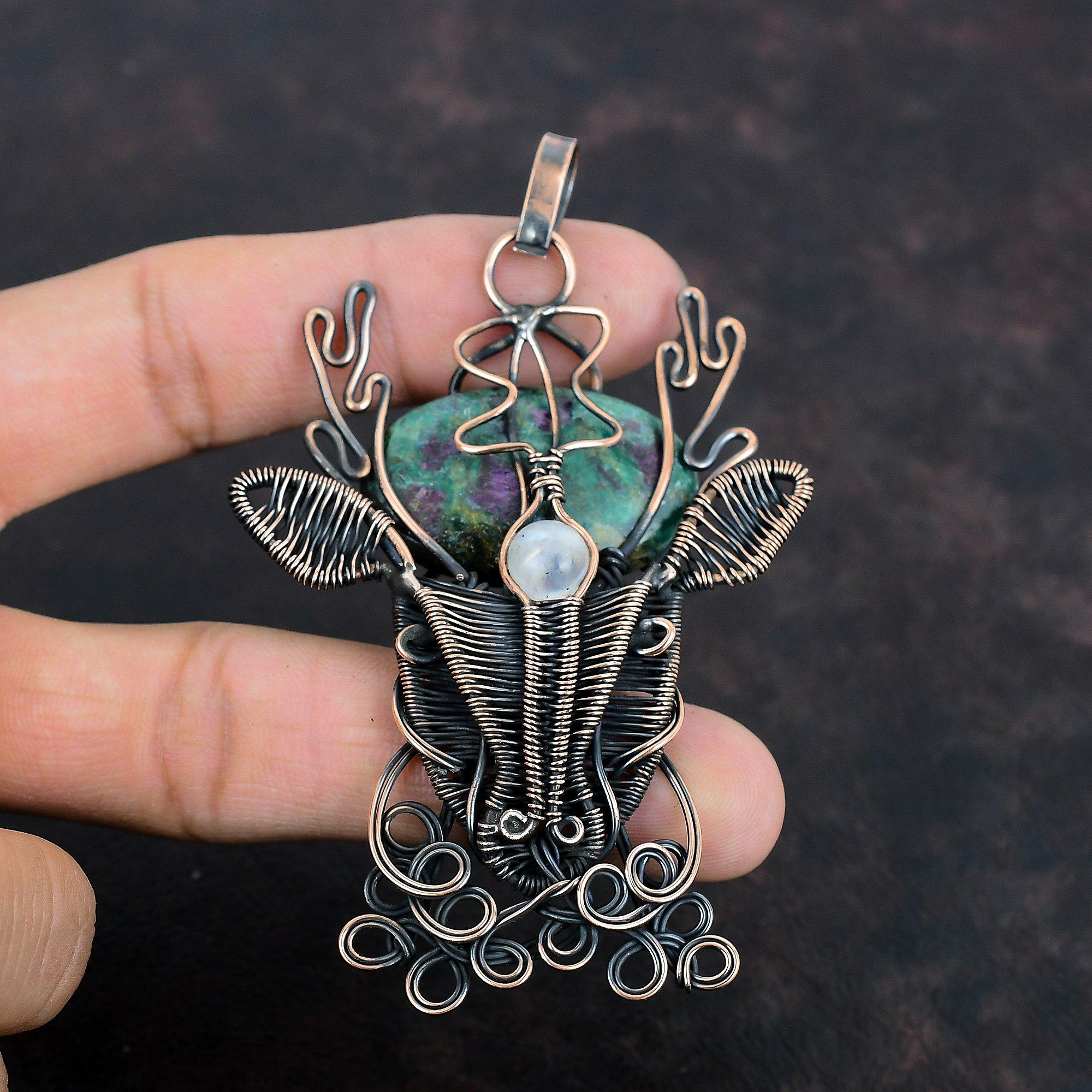 Подвеска из рубина и фуксита, украшения, обмотанные медной проволокой, подвеска с лунным камнем, подвеска с мордой оленя, подвеска ручной работы, медная подвеска с драгоценным камнем, подарки для него