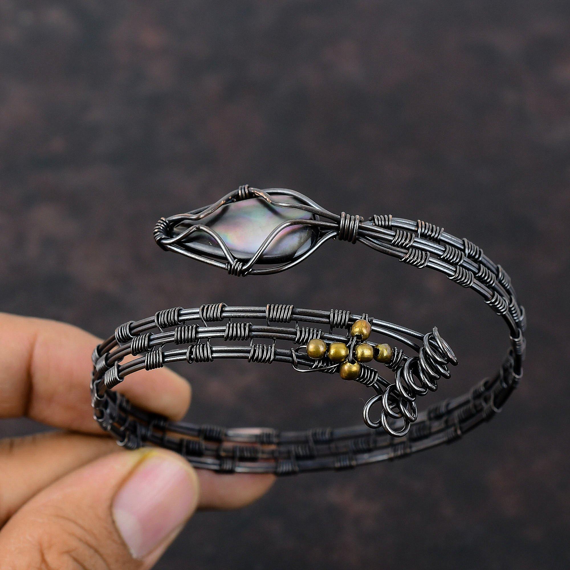 Черный перламутровый браслет, манжета из медной проволоки, регулируемый браслет из драгоценного камня высшего качества, браслет ручной работы для подарка, ювелирные изделия из медной проволоки