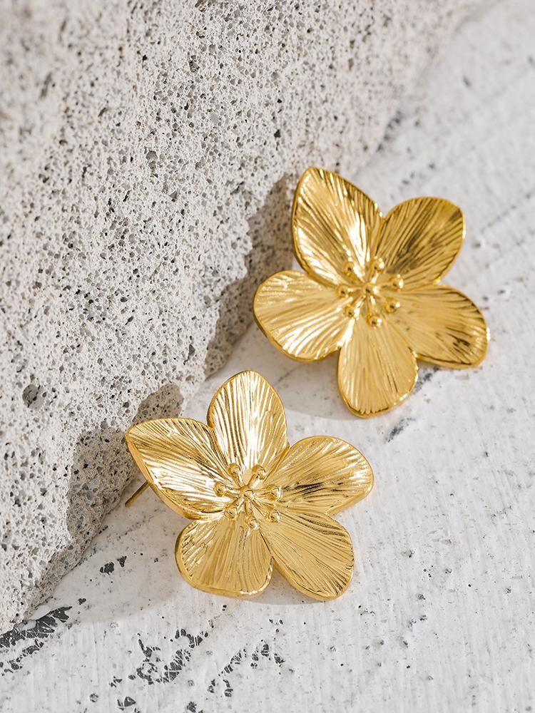 Eetit Tarnish Free Vintage Gold Color Stainless Steel Flower Metal Stud Earrings for Women Individual Stylish Trendy Jewelry