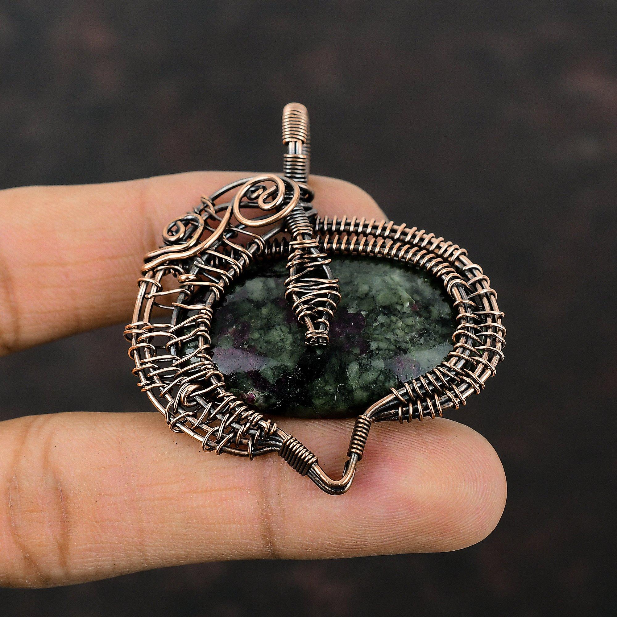 Эвдиалитовый кулон, кулон из медной проволоки, элегантный кулон ручной работы, изысканные медные украшения, кулон с драгоценным камнем, ювелирный подарок для мамы