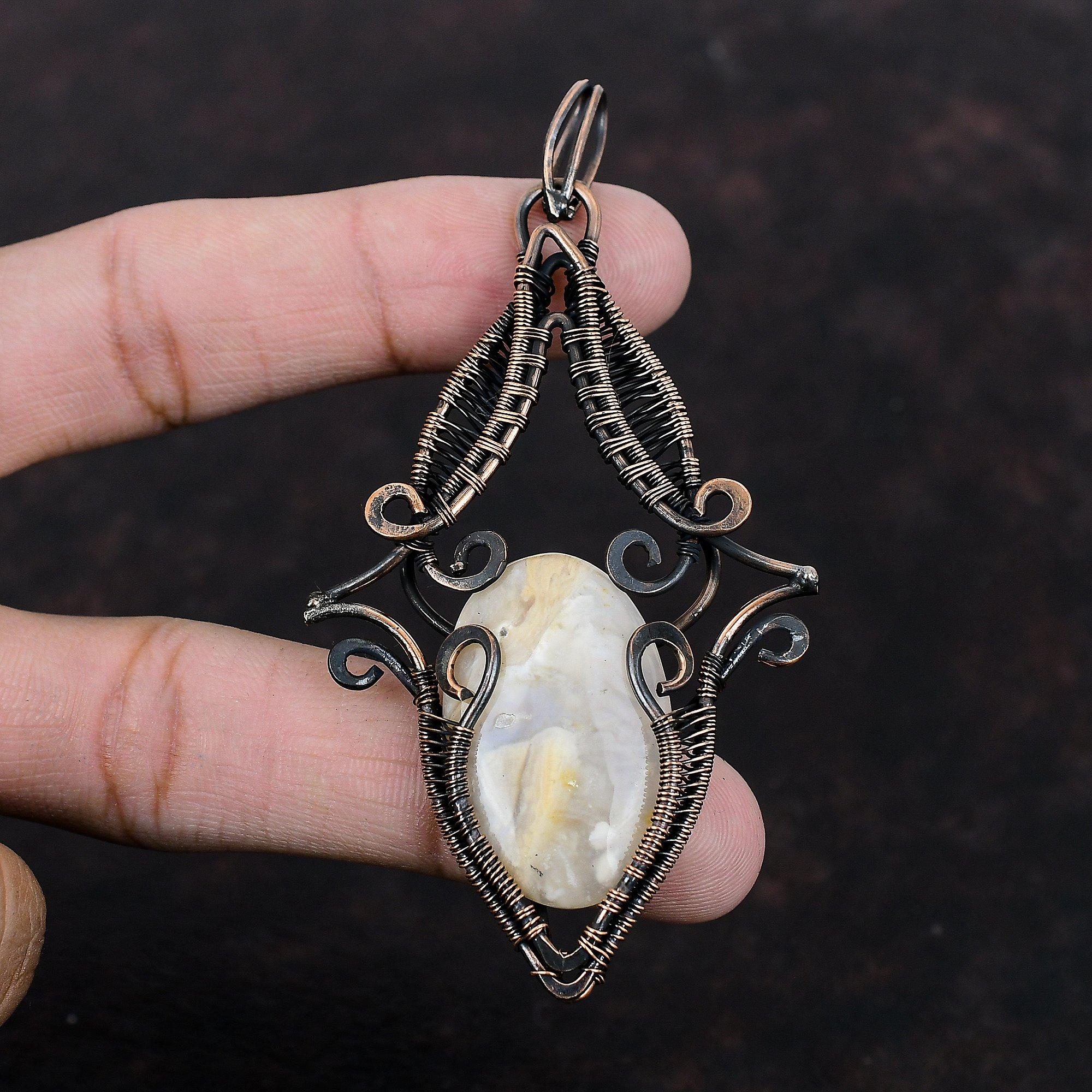 Подвеска из агата с перьями, обернутая медной проволокой, стильная подвеска, обертка из проволоки, украшение из драгоценного камня, дизайнерская подвеска ручной работы, медные украшения в подарок