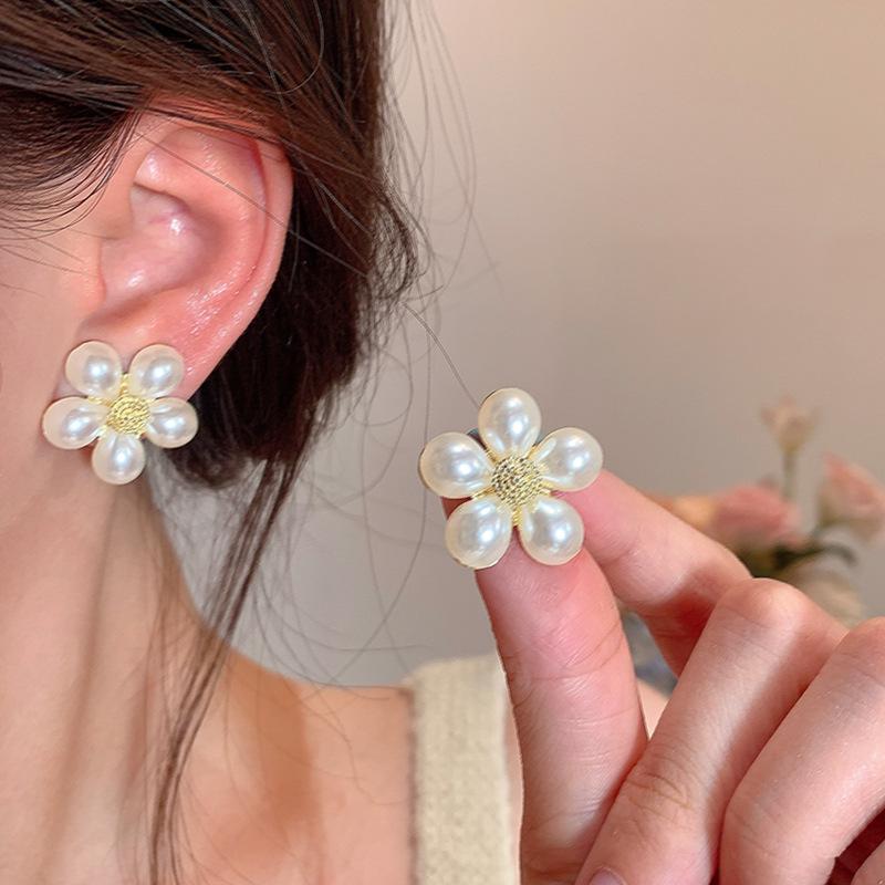 Серьги-ромашки в стиле ретро в корейском стиле с имитацией жемчуга для женщин