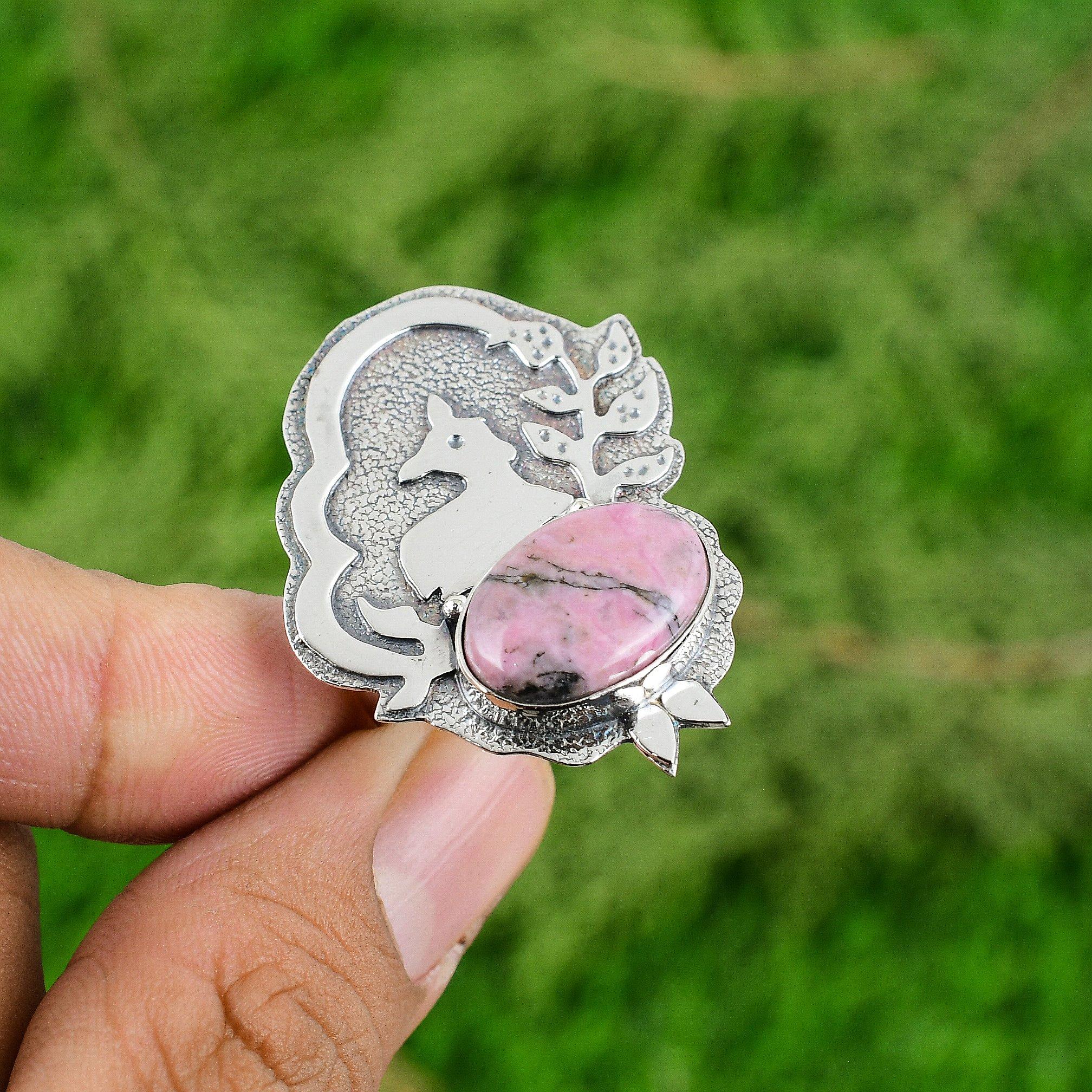 Кольцо-солитер из стерлингового серебра с овальным родонитом в безеле и перламутром