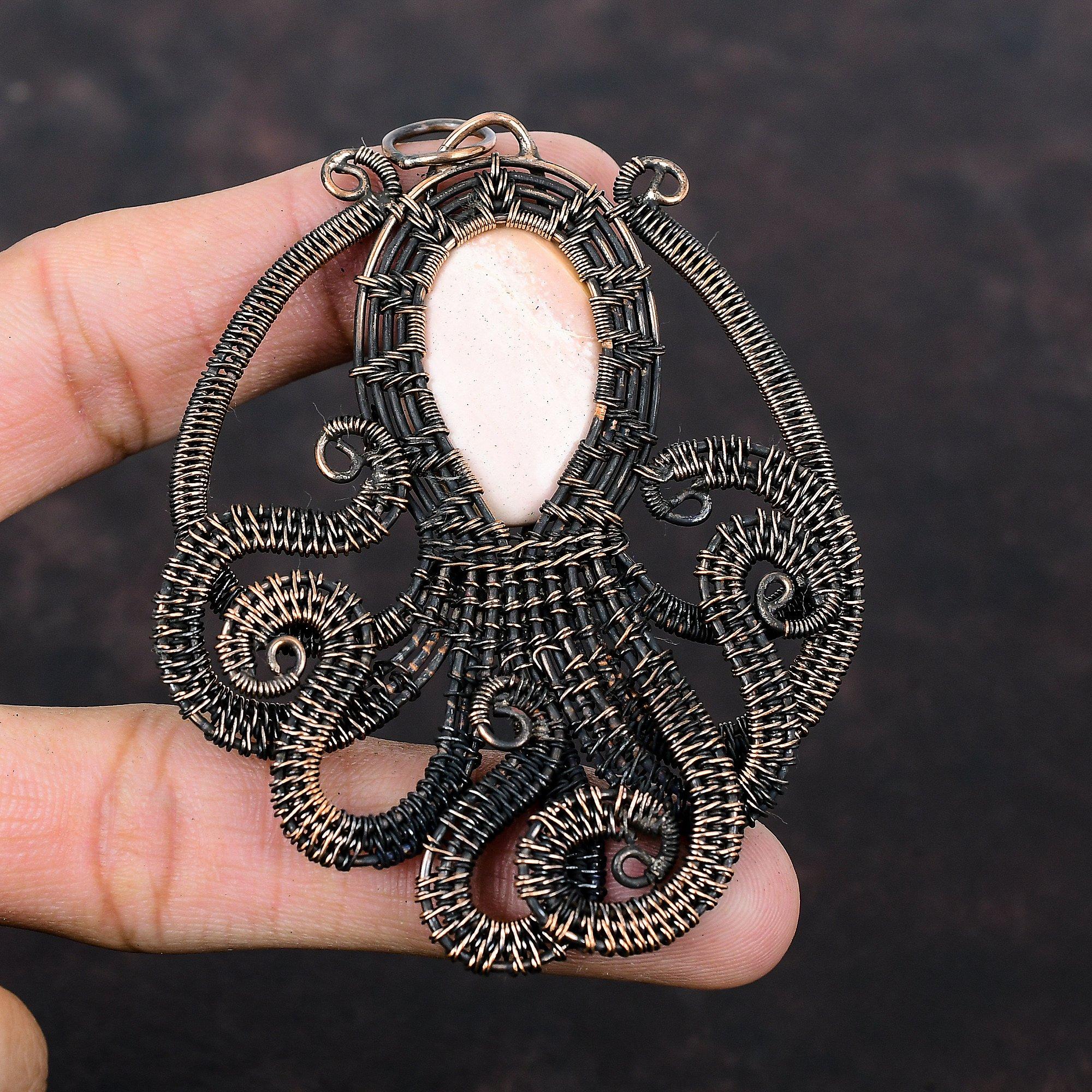 Подвеска из розового опала, обернутая медной проволокой, подвеска в виде осьминога, украшения ручной работы, подвеска из натурального драгоценного камня, медные украшения, подарок на годовщину