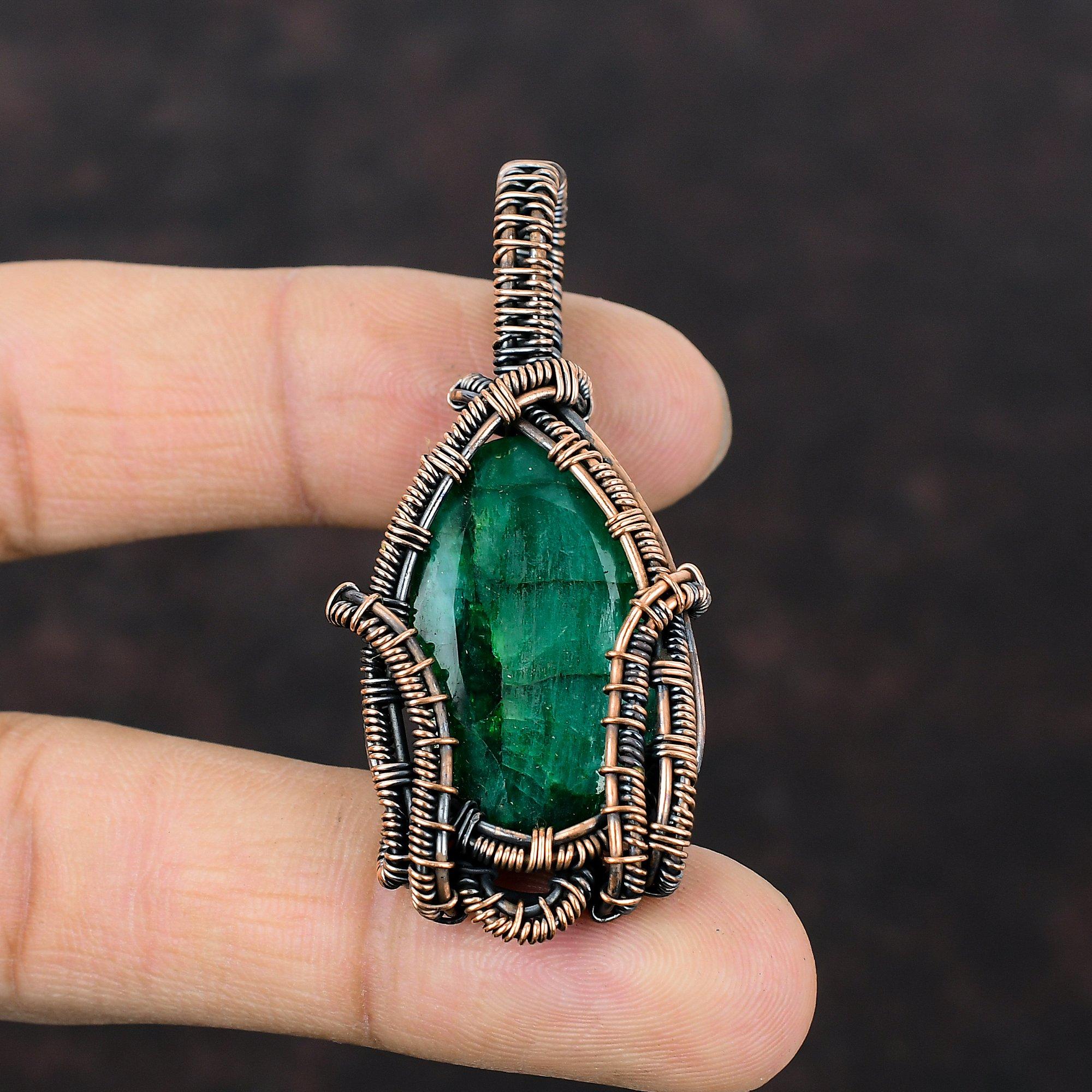 Подвеска с ограненным замбийским изумрудом, подвеска с медной проволокой, подвеска ручной работы, подарок для мамы, подвеска из натурального драгоценного камня, ювелирное изделие с медной проволокой