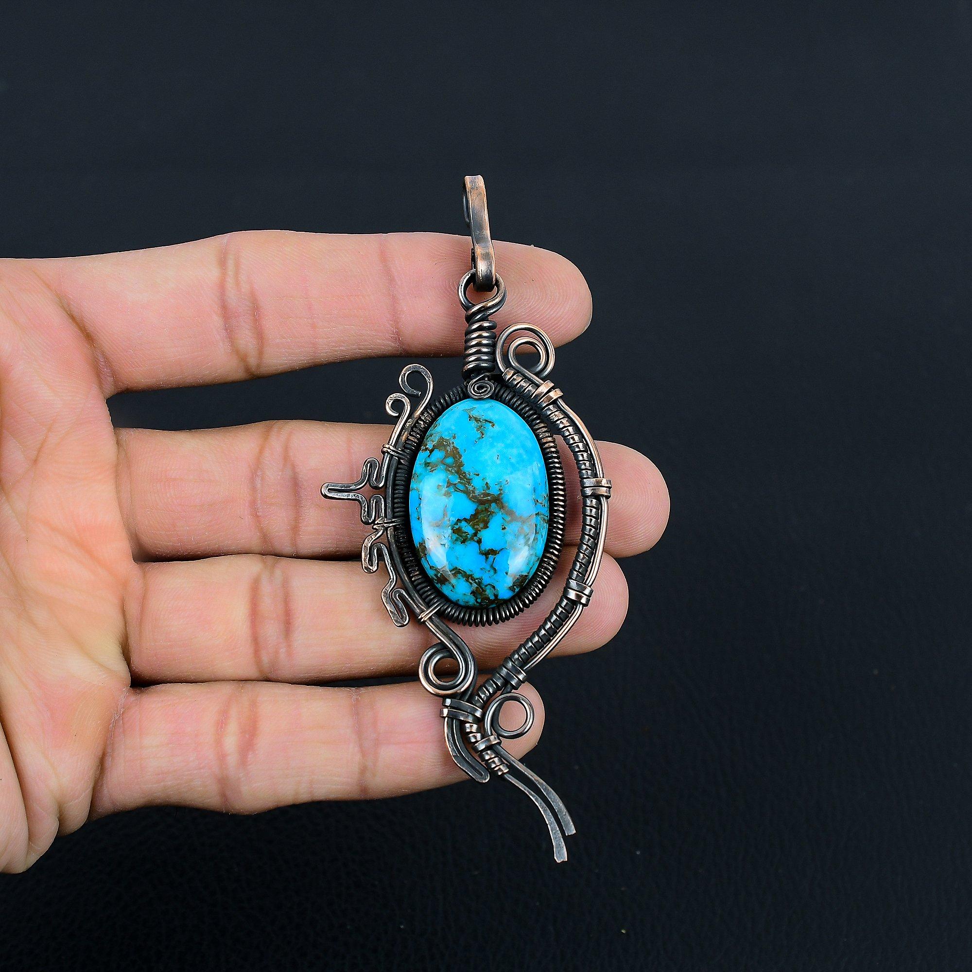Изумительный кулон ручной работы из чистой медной проволоки с бирюзовым драгоценным камнем для нее