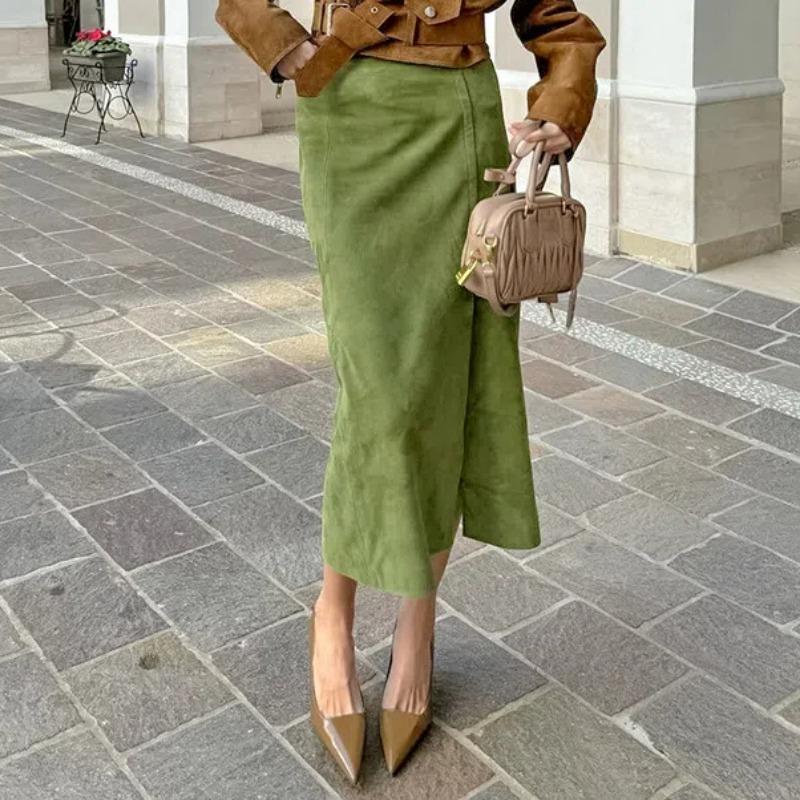 2025 Осень Винтаж Зеленая замшевая юбка А-силуэта с разрезом по низу и высокой талией, облегающая вельветовая юбка миди