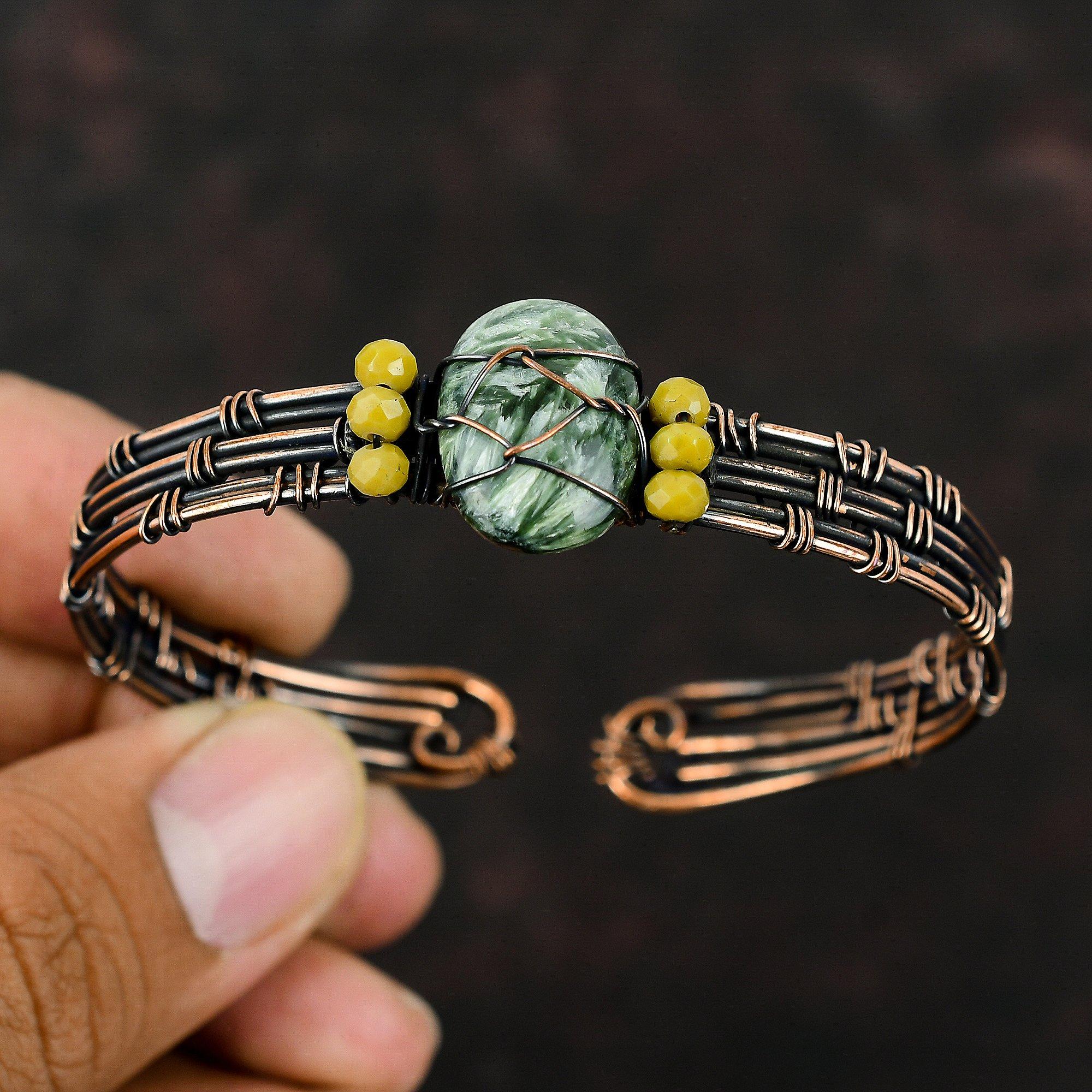 Браслет-манжета с серафинитом Браслет из желтых коралловых бусин Ювелирные изделия из медной проволоки Регулируемый браслет из драгоценных камней Медный браслет-манжета ручной работы