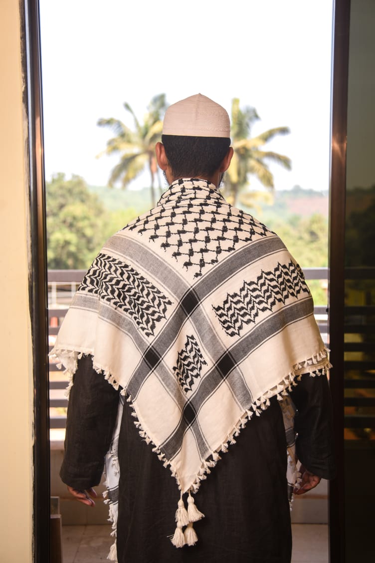 Palestine Keffiyeh Kufiya Scarf 48*48 inches Palestine CottonTraditional Shemagh with Tassels Arafat Hatta