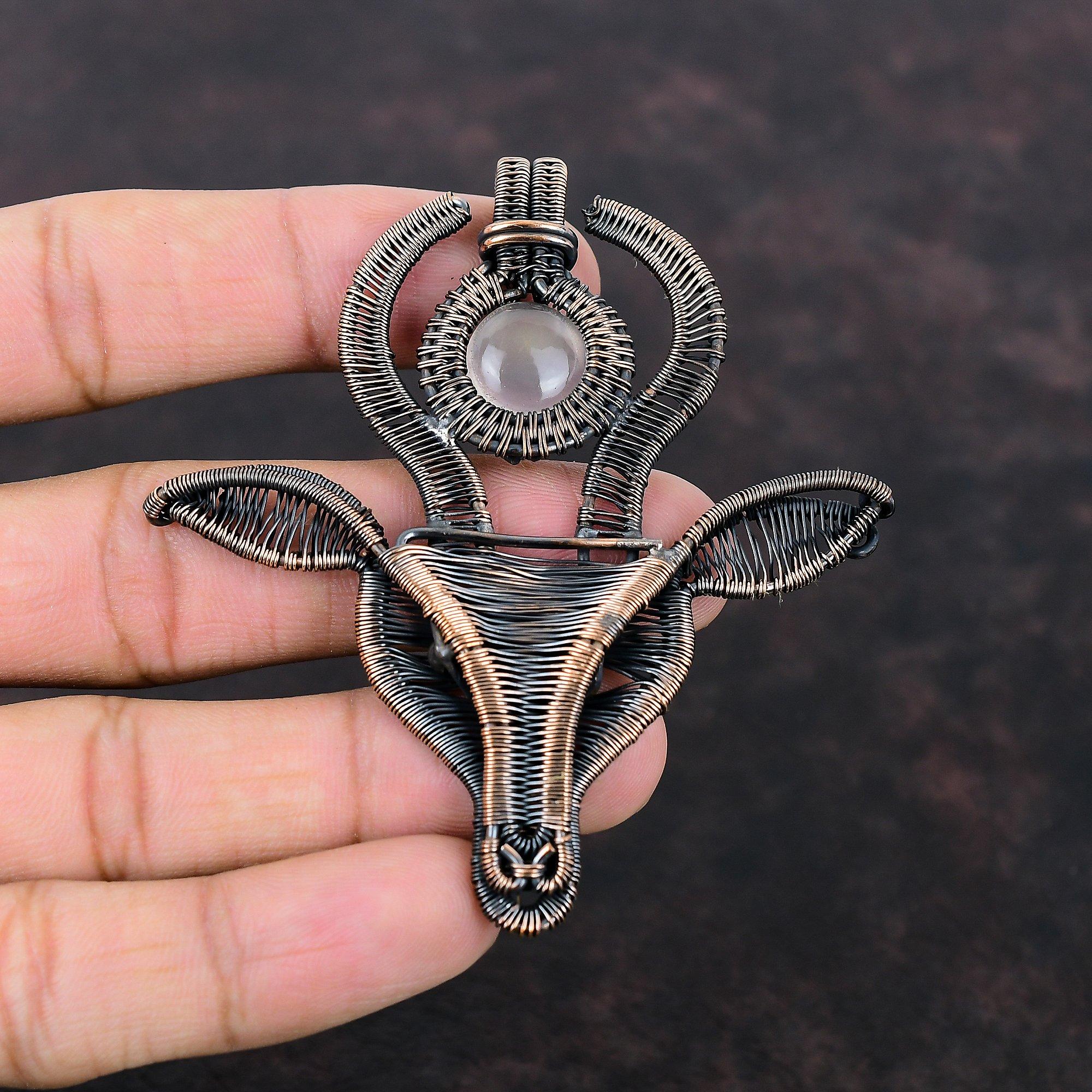 Кулон из розового кварца, медная проволока, кулон, кулон с драгоценным камнем, ювелирные изделия для лица коровы, кулон ручной работы, подарок для него, уникальные медные дизайнерские украшения