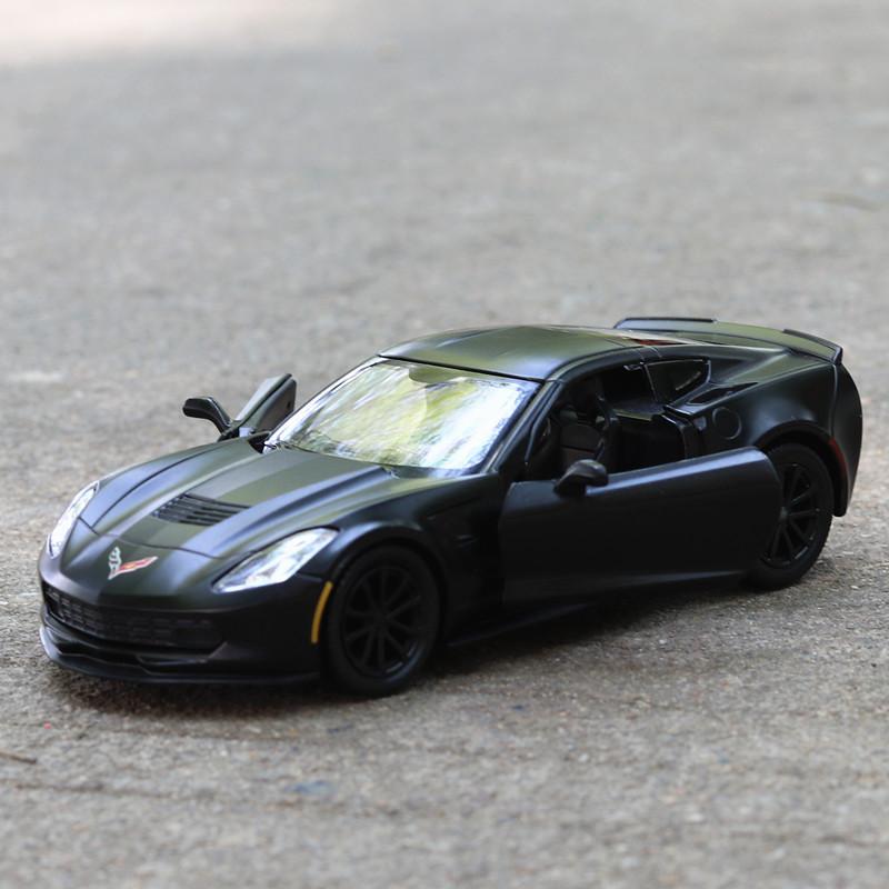 Chevrolet Corvette C7 Grand Sport Симуляция Литая модель и игрушечный автомобиль Машинка с инерционным механизмом и открывающимися дверями RMZ city 1:36 Металлических Моделей Суперкаров