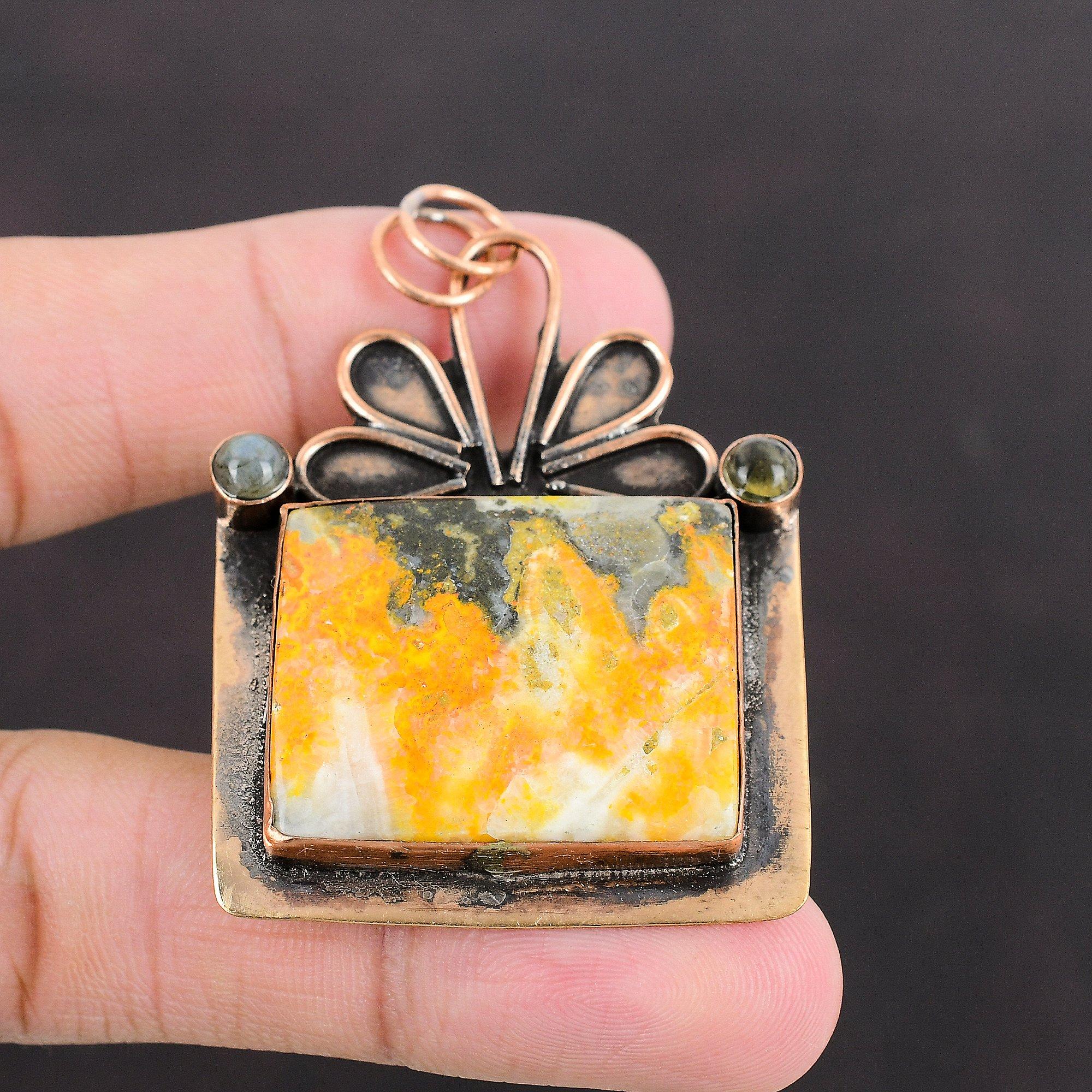 Подвеска из яшмы "Шмель" Подвеска из лабрадорита Драгоценный камень Медная подвеска Подвеска ручной работы Уникальный медный дизайн Ювелирные изделия Специальный кулон для подарка