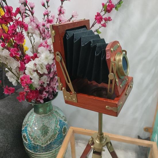 Декоративные камеры Старая ретро-камера Коричневый штатив Реплика Главная