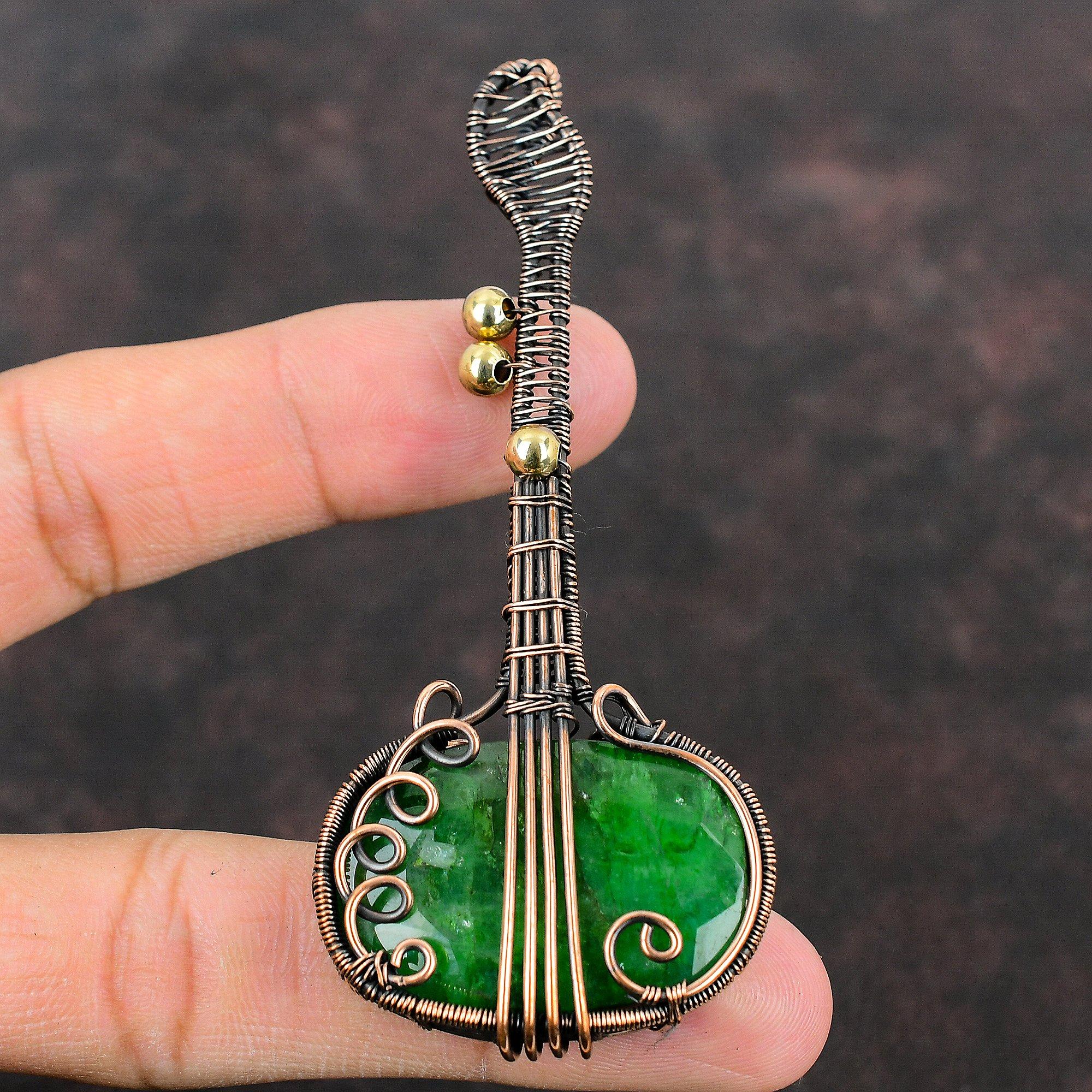 Замбийский изумрудный медный кулон, обернутый проволокой, изумрудная гитара, ювелирное изделие ручной работы, кулон в виде музыкального инструмента, подарок для мамы, ювелирные изделия из драгоценных камней