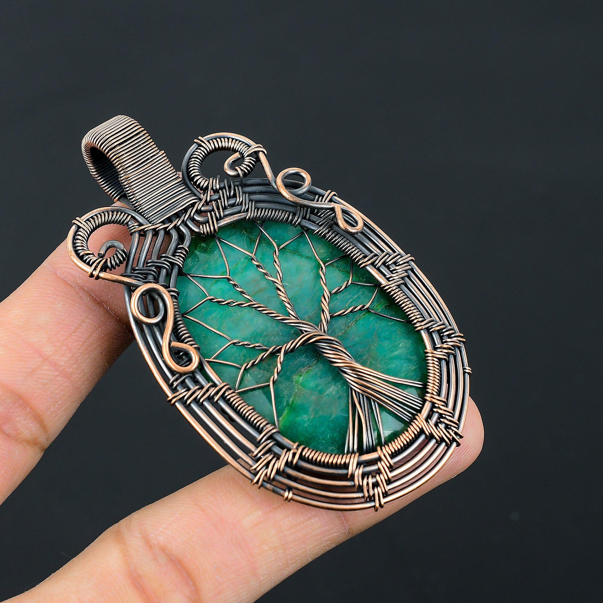 Созданное в лаборатории Древо жизни Изумрудный драгоценный камень Чистая медная проволока Обернутая подвеска ручной работы Ювелирные изделия для подарка