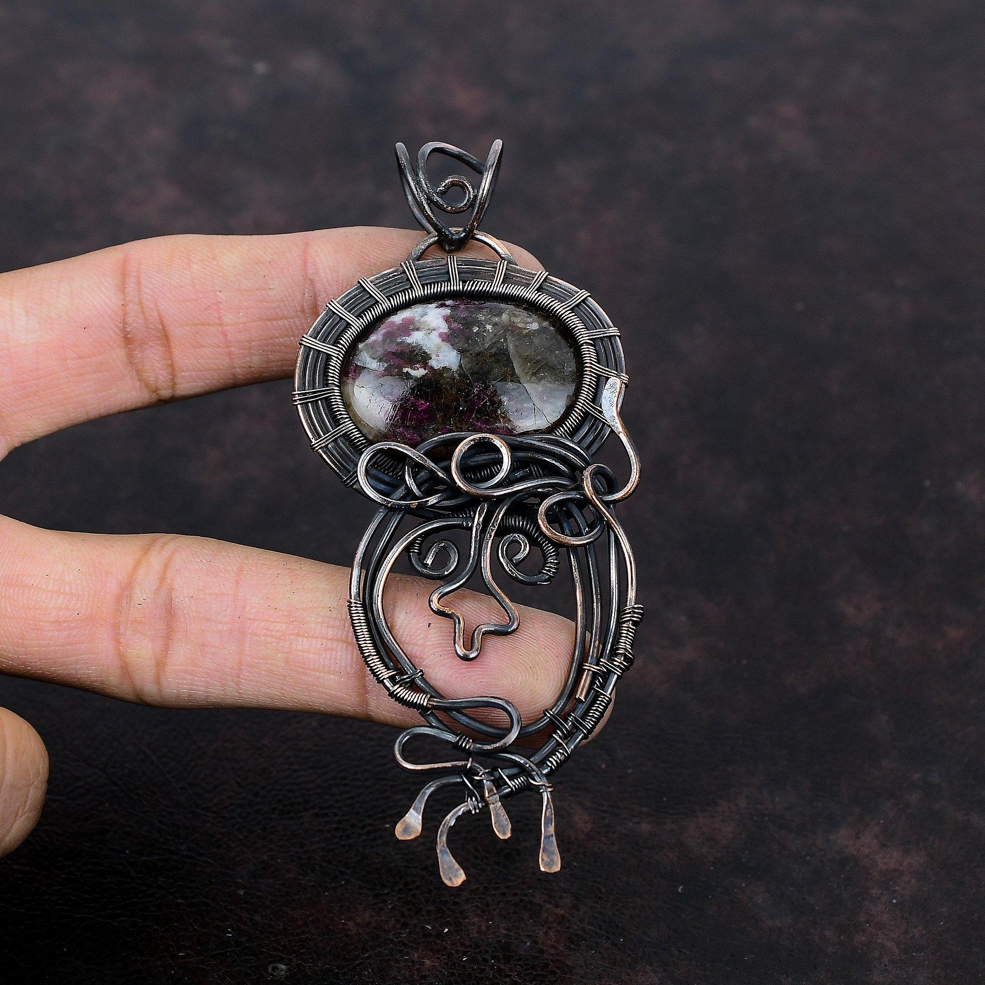 Кулон с розовым турмалином, кулон, обмотанный медной проволокой, украшения с турмалином, кулон с драгоценным камнем, украшения из античной меди, кулон ручной работы, подарок для него