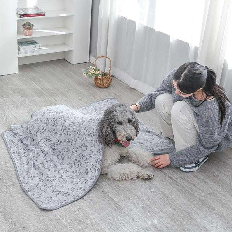 Cartoon Cute Paw Pattern Dog Sleeping Blanket Super Soft Plush Pet Blanket Warm Cuddle Blanket for Dogs Cats Puppy Throws Blanket for Couch Sofa Bed
