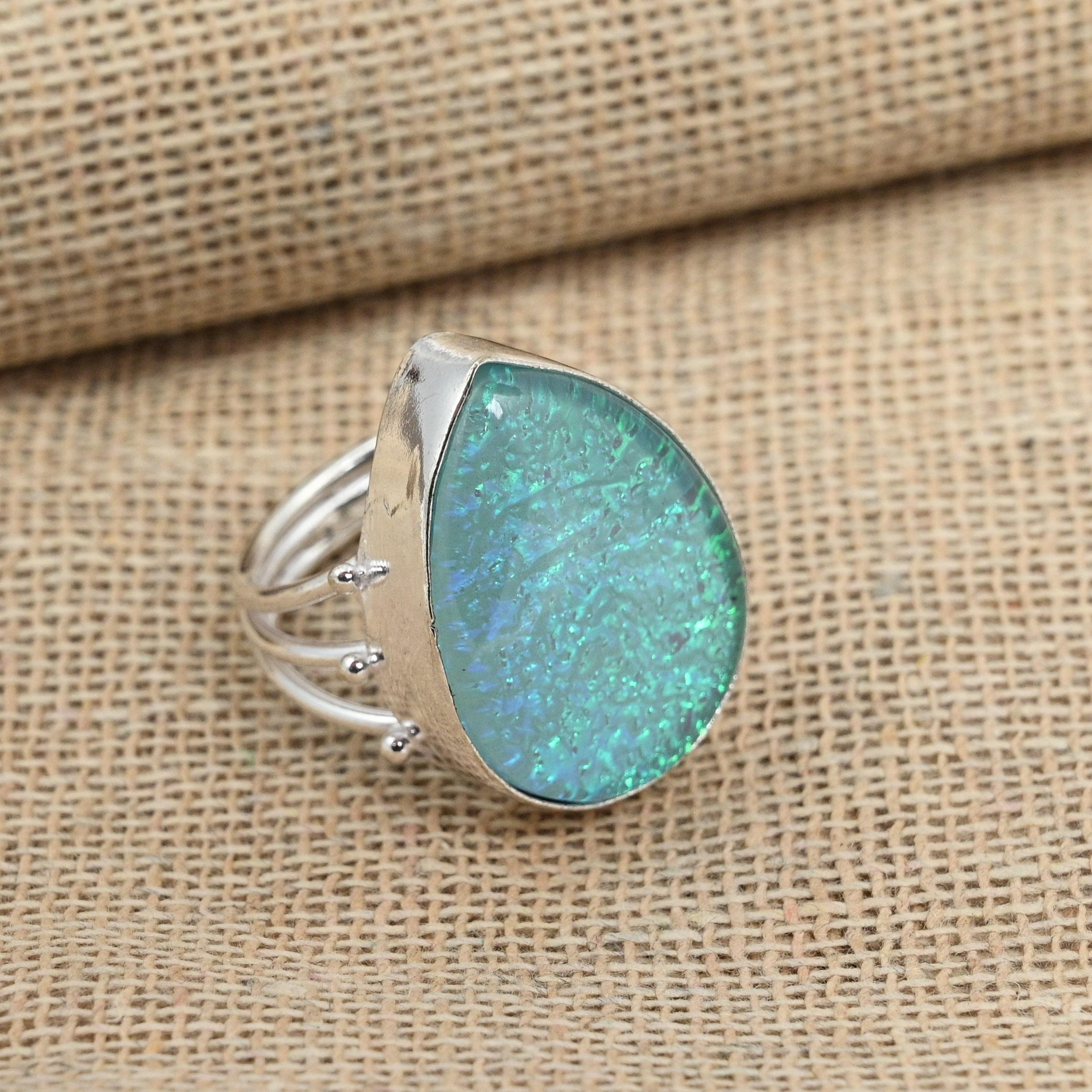 Кольцо ручной работы из чистого серебра 925 пробы с синим тройным опалом. Потрясающие ювелирные изделия из драгоценных камней.