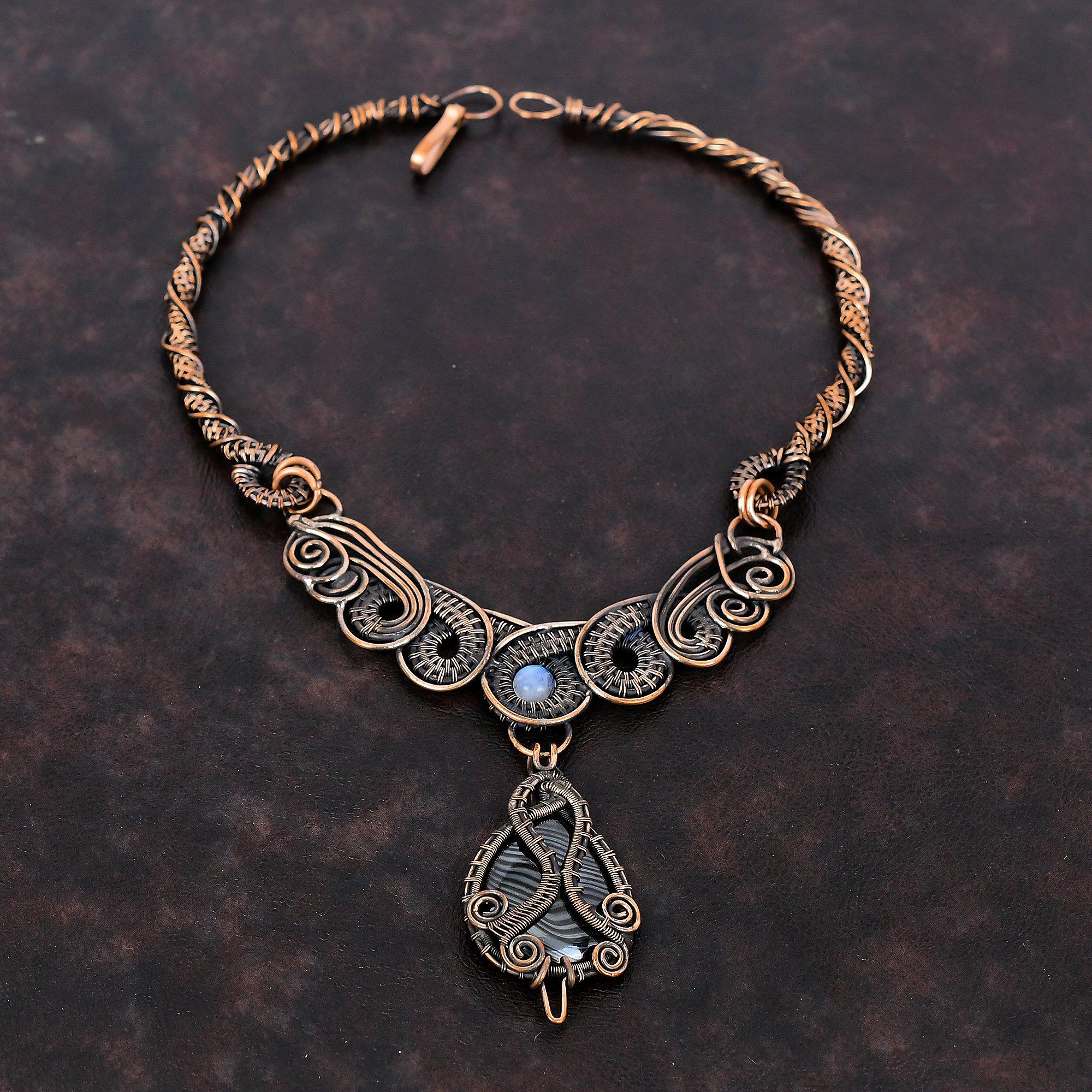 Ожерелье из псиломелана, ожерелье из медной проволоки, ожерелье ручной работы с радужным лунным камнем, дизайнерское ожерелье, свадебный подарок, драгоценный камень, медные украшения