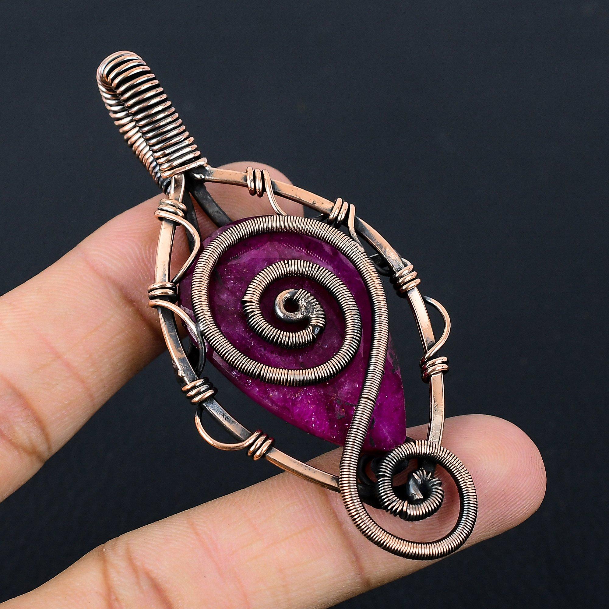 Созданный в лаборатории рубиновый драгоценный камень, чистая медная проволока, обернутая ювелирными изделиями ручной работы, кулон для подарка