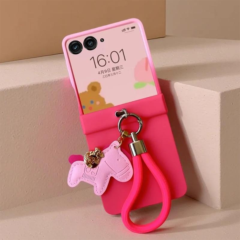 Pink Gradient Acrylic Case For Samsung Galaxy Z Flip7, Cute Horse Charm Hand Strap Shockproof Foldable Phone Protective Cover