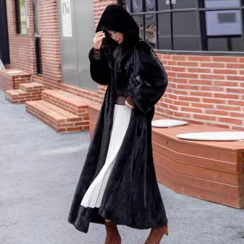 2024 Winter Extended Faux Fur Coat for Women To Look Thin and Imitate Mink Fur Coat Black Hooded Warm Comfortable Coats