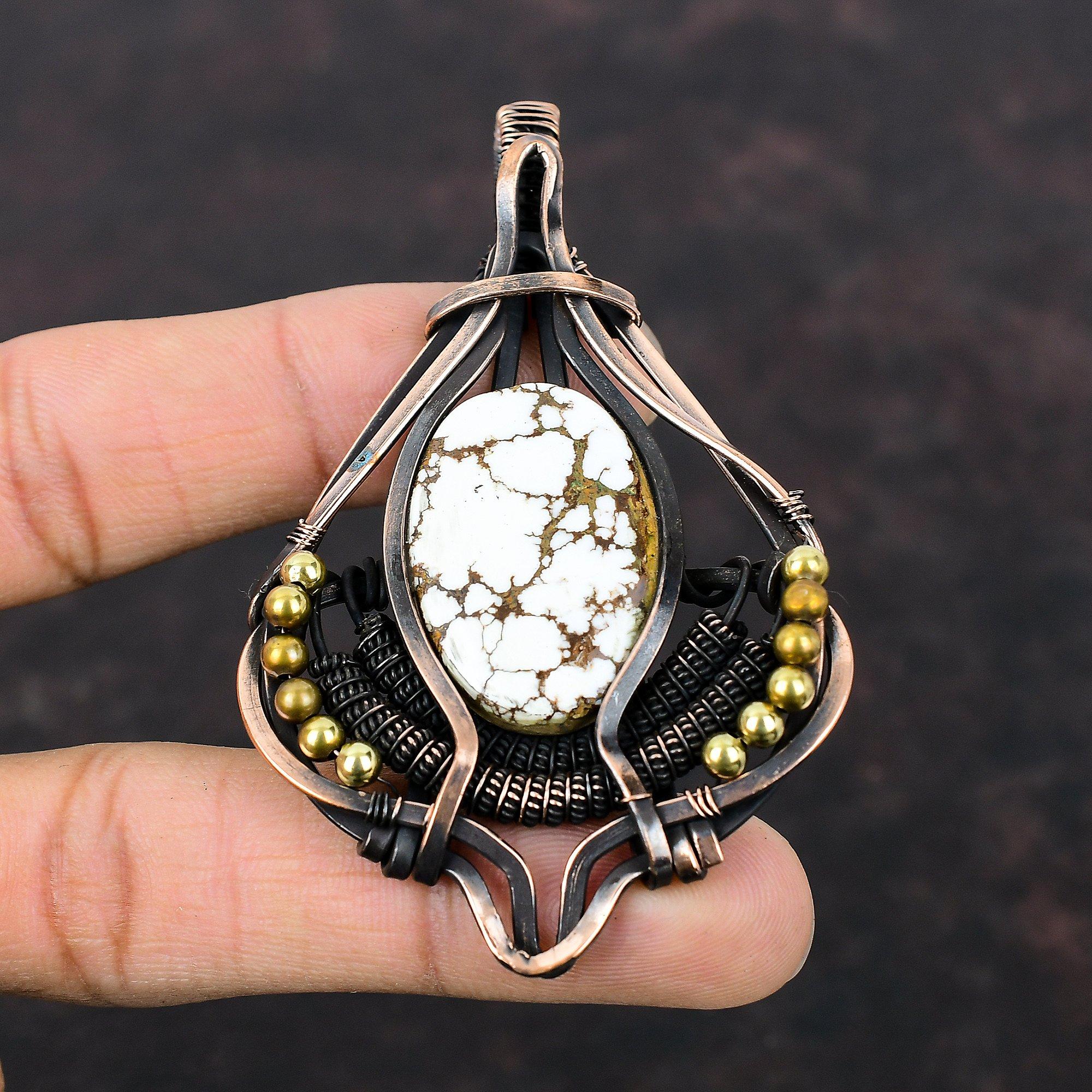 Подвеска из магнезита «Дикая лошадь», обмотанная медной проволокой, ручная работа, украшение в технике wire wrap, подвеска из натурального драгоценного камня, медное украшение для подарка