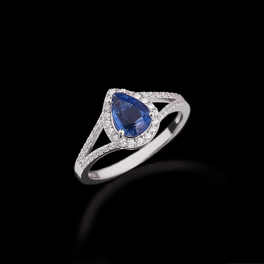 Изысканное женское кольцо из серебра 925 пробы с натуральным кианитом грушевидной формы 6*8 мм. Простые по дизайну изящные украшения для повседневных подарков