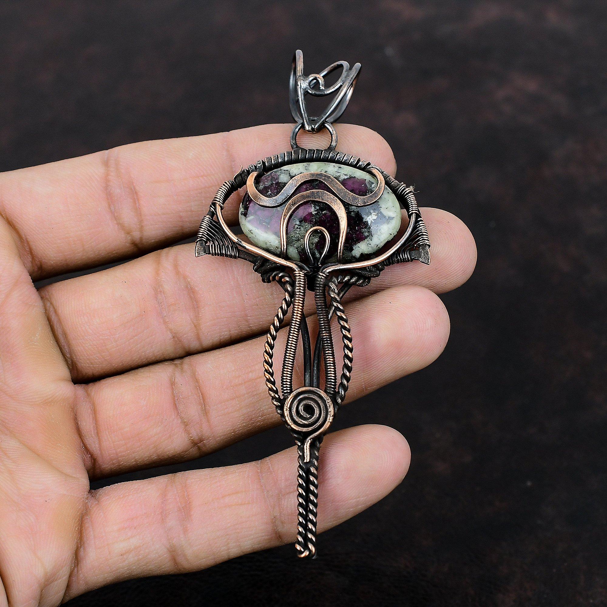 Подвеска из эвдиалита, обернутая медной проволокой, ювелирные изделия из эвдиалита, подвеска из натурального драгоценного камня ручной работы, подарок на годовщину, ювелирные изделия из медной проволоки