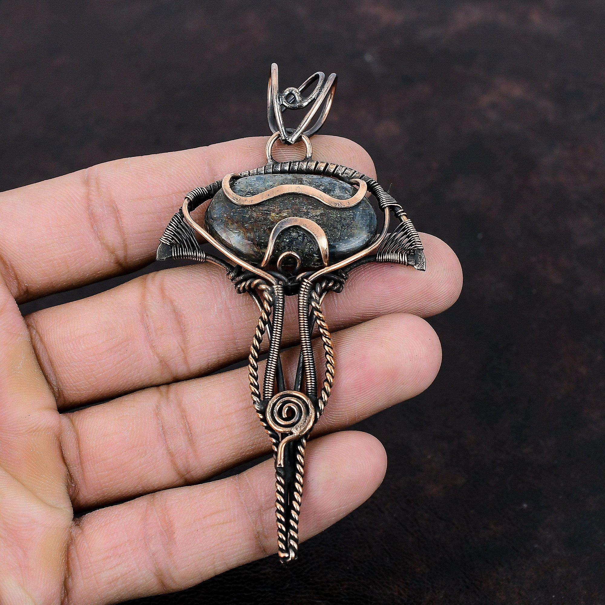 Подвеска из кианита, подвеска из медной проволоки, обернутая драгоценным камнем, ручная работа, подвеска в стиле бохо-хиппи, медные украшения, элегантная подвеска, подарок для него, уникальные украшения