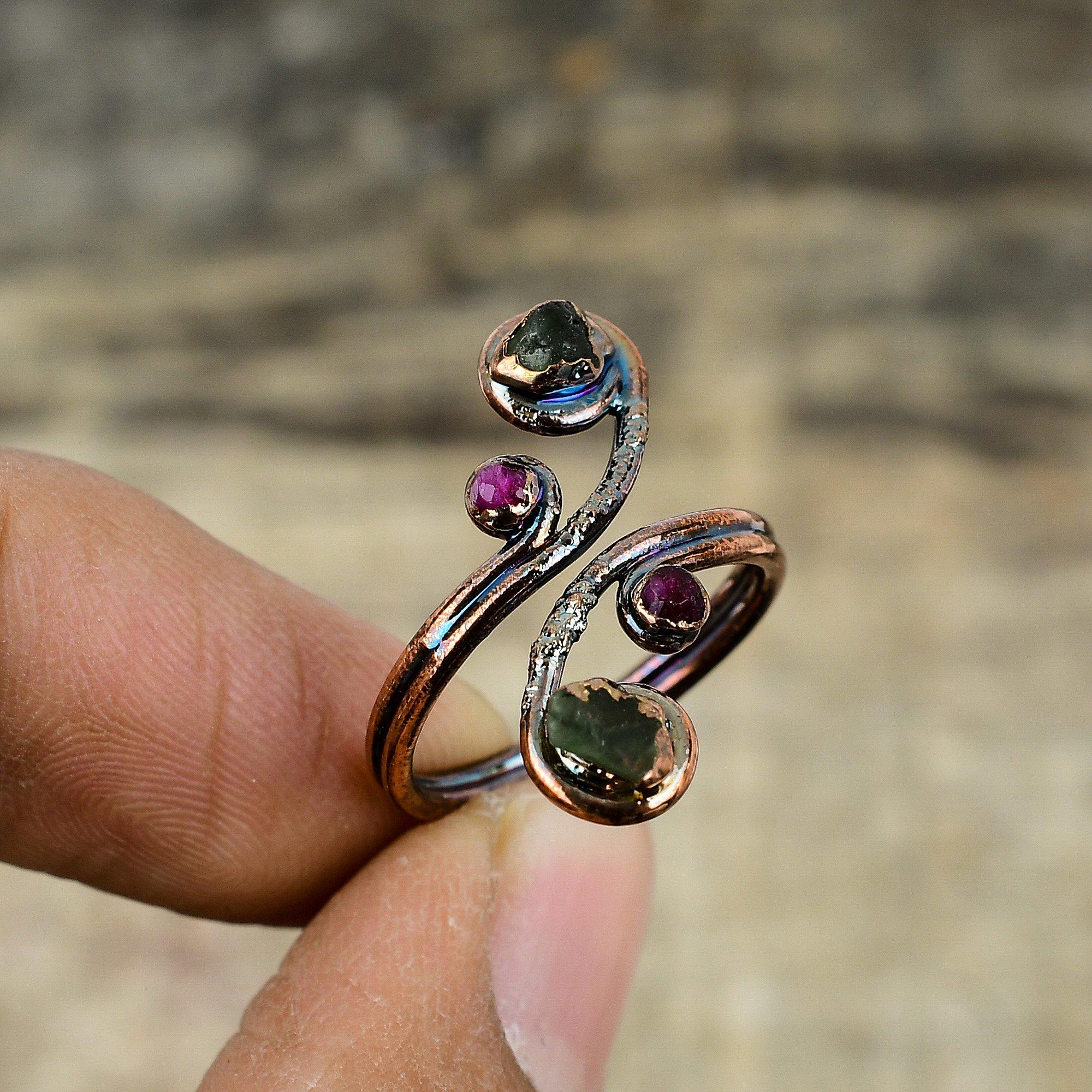 Грубое кольцо с мультитурмалином, гальваническое медное кольцо, регулируемое кольцо ручной работы, медное ювелирное кольцо для женщин, ювелирные изделия из гальванического драгоценного камня